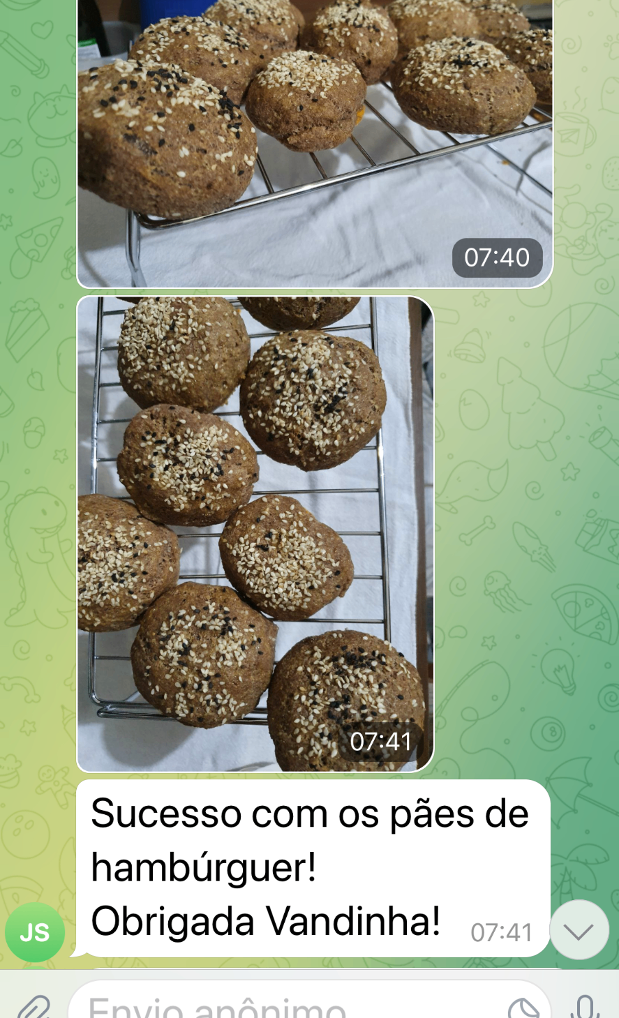 Conversa de aluna elogiando o pão de sementes